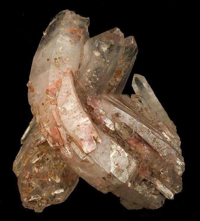 Quartz crystal specimen from Minas Gerais, Brazil. Photo by Robert M. Lavinsky / iRocks.com, CC BY-SA 3.0 via Wikimedia Commons.