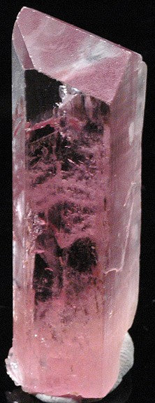 Spodumene mineral specimen. Photo by Robert M. Lavinsky / iRocks.com, CC BY-SA 3.0 via Wikimedia Commons.