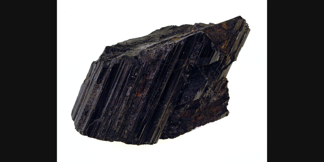 Black tourmaline (schorl) specimen — Roosters Peacock crystal guide