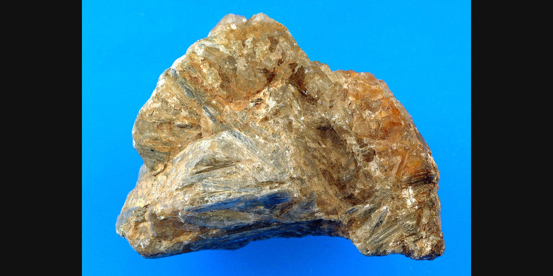 Blue kyanite blades — Roosters Peacock crystal guide
