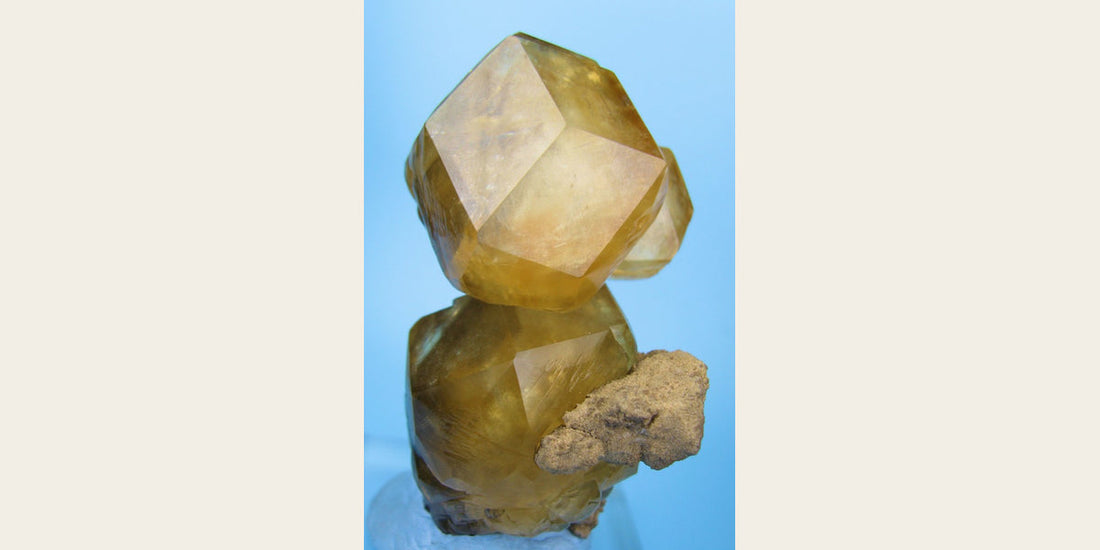 Calcite crystal specimen — Roosters Peacock crystal guide