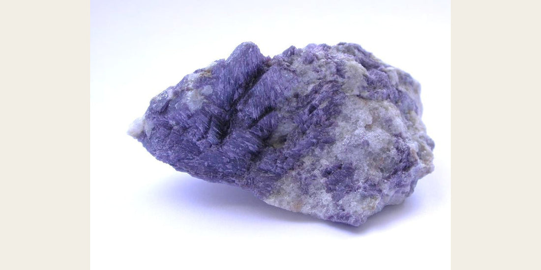 Dumortierite specimen from California; photo by Leon Hupperichs, CC BY-SA 3.0 — Roosters Peacock crystal guide