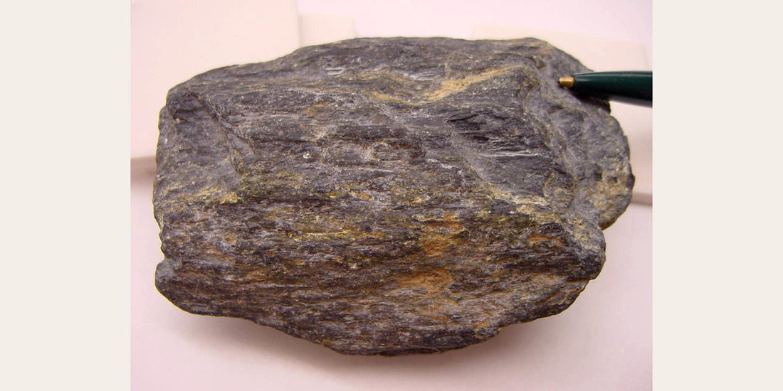 Glaucophane specimen from USGS mineral collection; public domain — Roosters Peacock crystal guide