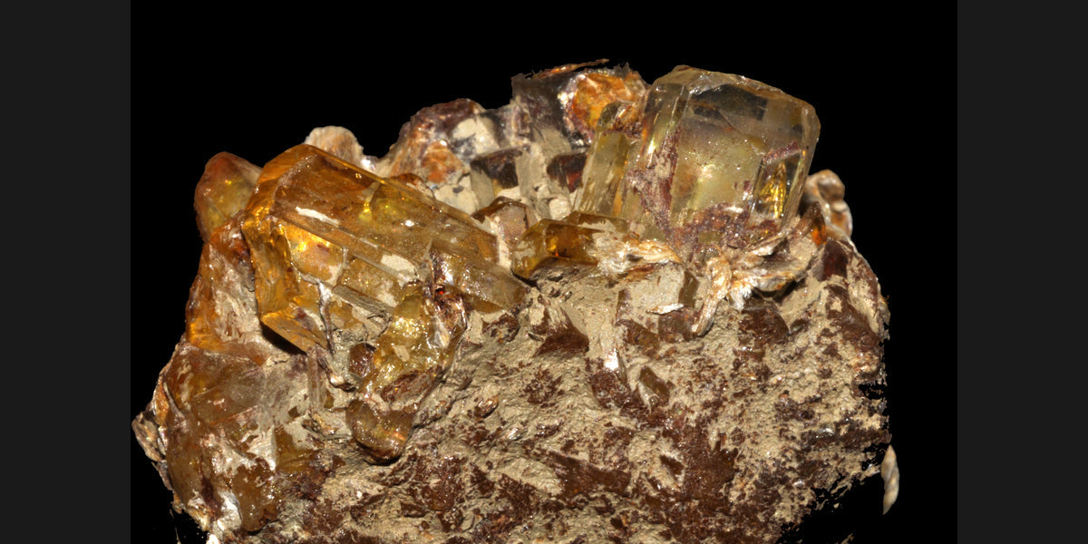 Heliodor golden beryl specimen from Pakistan; photo by Géry Parent, public domain — Roosters Peacock crystal guide